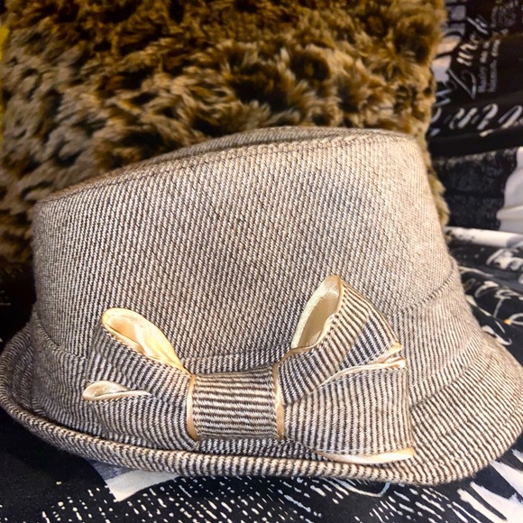 NWOT- Pin Stripe Big Bow Ladies Fedora Hat